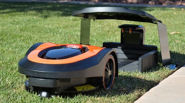 redback robot lawn mower rm18 leaving docking station