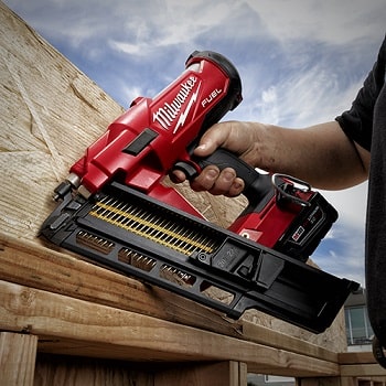 milwaukee m18 fuel nailer 21-degree in action