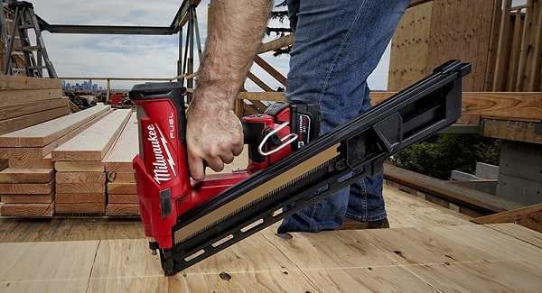 milwaukee m18 fuel nailer 30-degree in action