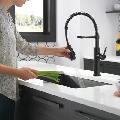 delta antoni kitchen faucets feature a pulldown sprayer
