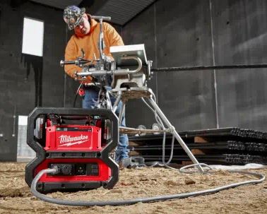milwaukee m18 carry-on power supply in action
